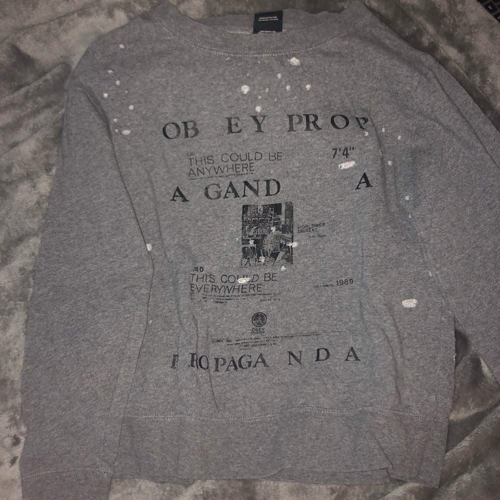 Obey propaganda pull over